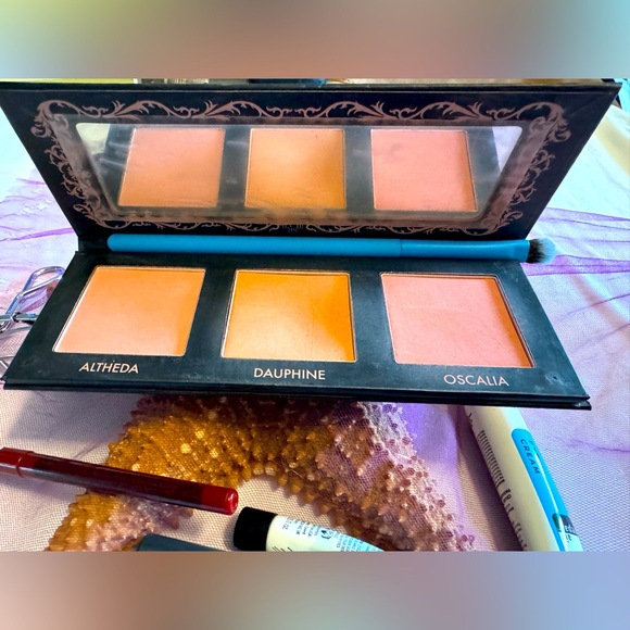 ❤️NWT❤️LOVECRAFT BEAUTY SUPPLIES & A TREASURE TROVE OF MANY MORE… - Picture 8 of 8